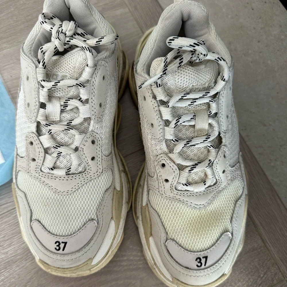 Used Womans balenciaga sneakers in size 37 - Picture 2 of 6